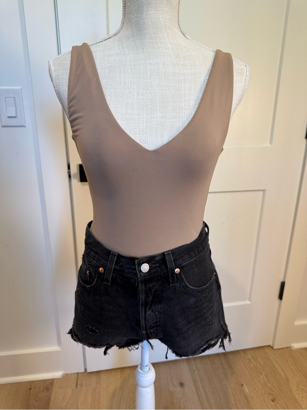 Babaton Second Skin Deep V-Neck Bodysuit Tan Size Small